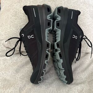 On Cloudventure Black Sneakers